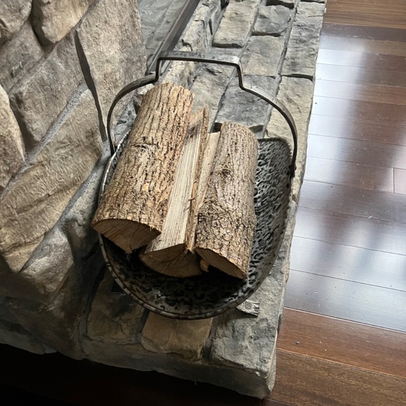 Vintage Hammered Metal Fireplace Log Holder - Picture 8 of 10